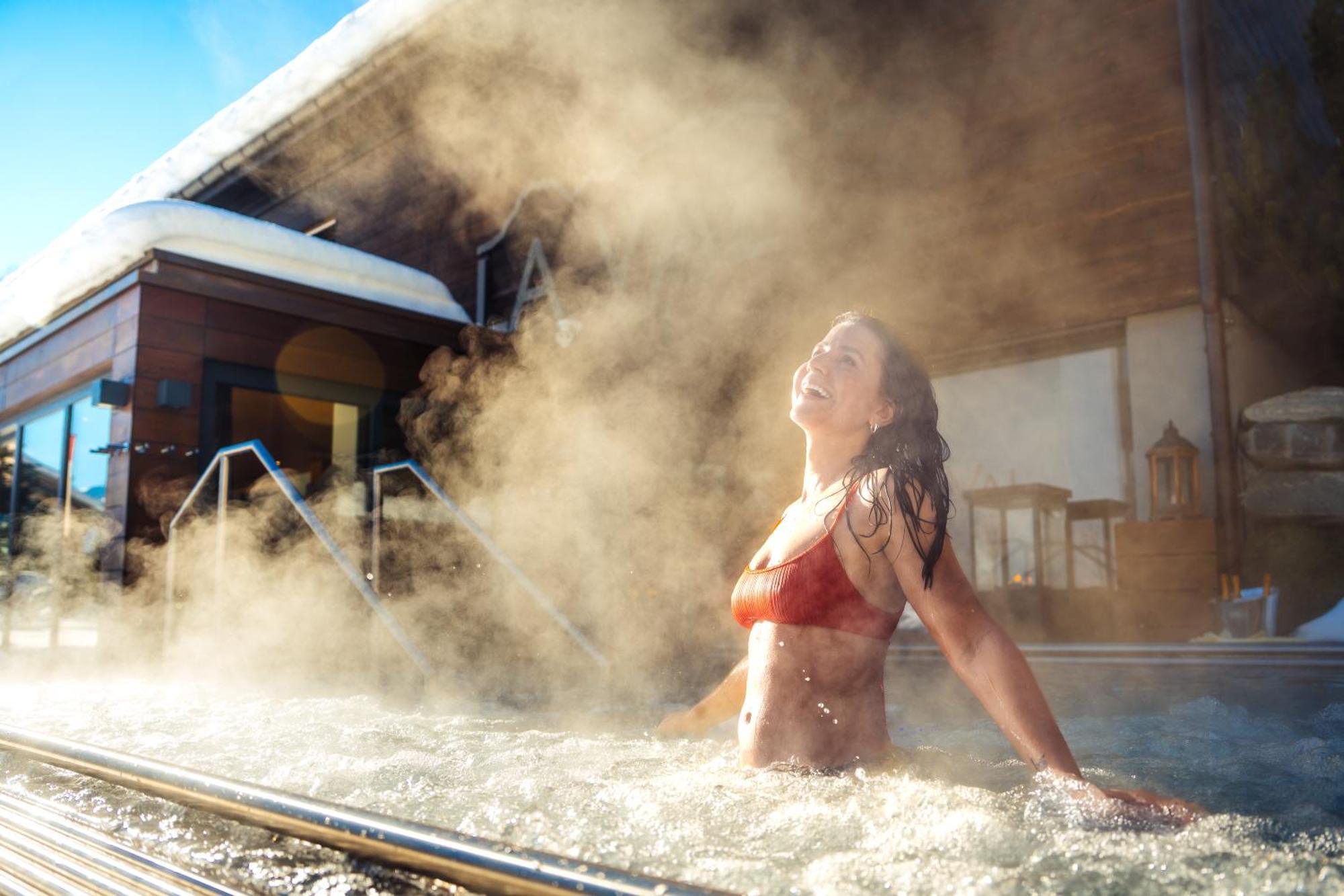 La Val Hotel & Spa บริเกลส์ ภายนอก รูปภาพ