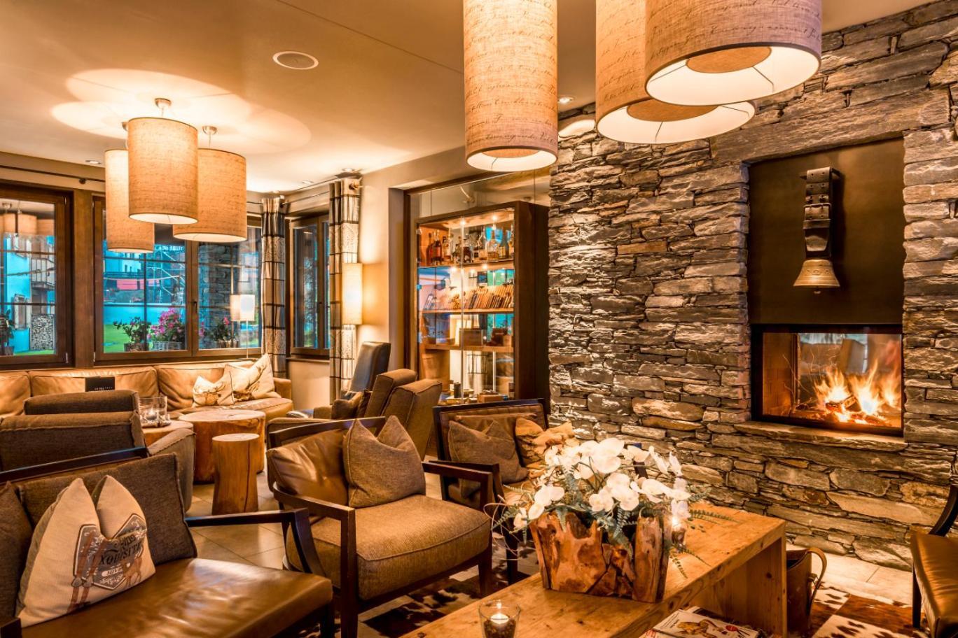 La Val Hotel & Spa บริเกลส์ ภายนอก รูปภาพ